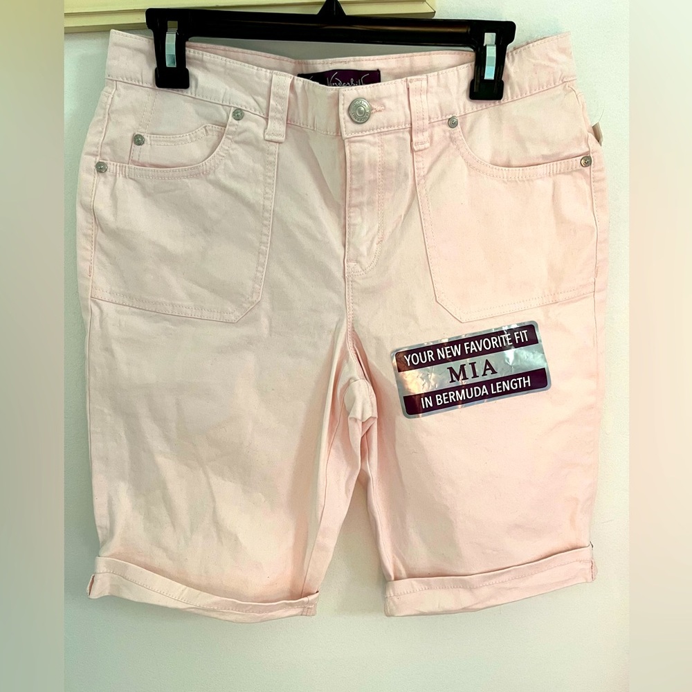 🎈Gloria Vanderbilt 🆕short Bermuda color /baby pink